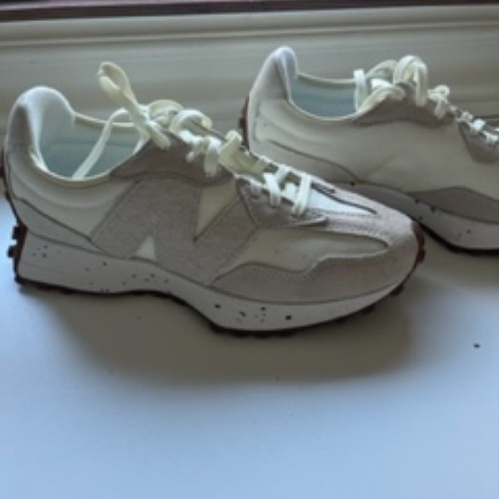 New Balance 327